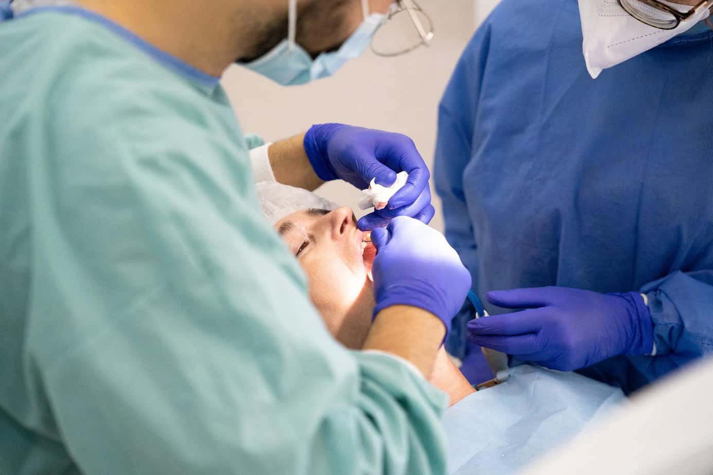Getting the Right Dentures and Dental Implants - Eagle Rock Dental Care