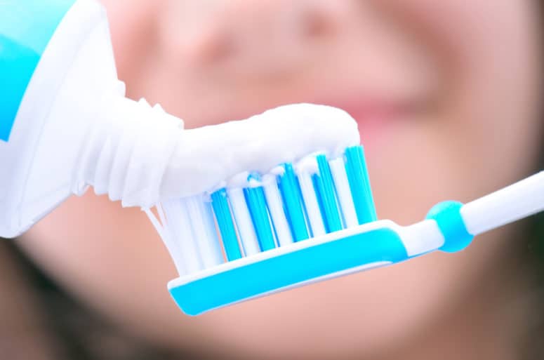 Whitening toothpaste